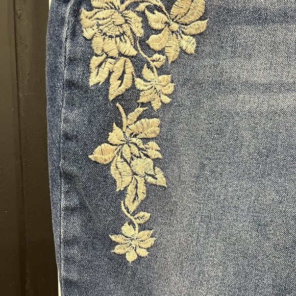 Nanette Lepore Belle High Rise Bootcut Jeans Floral Embroidery Size 16W - Picture 6 of 15